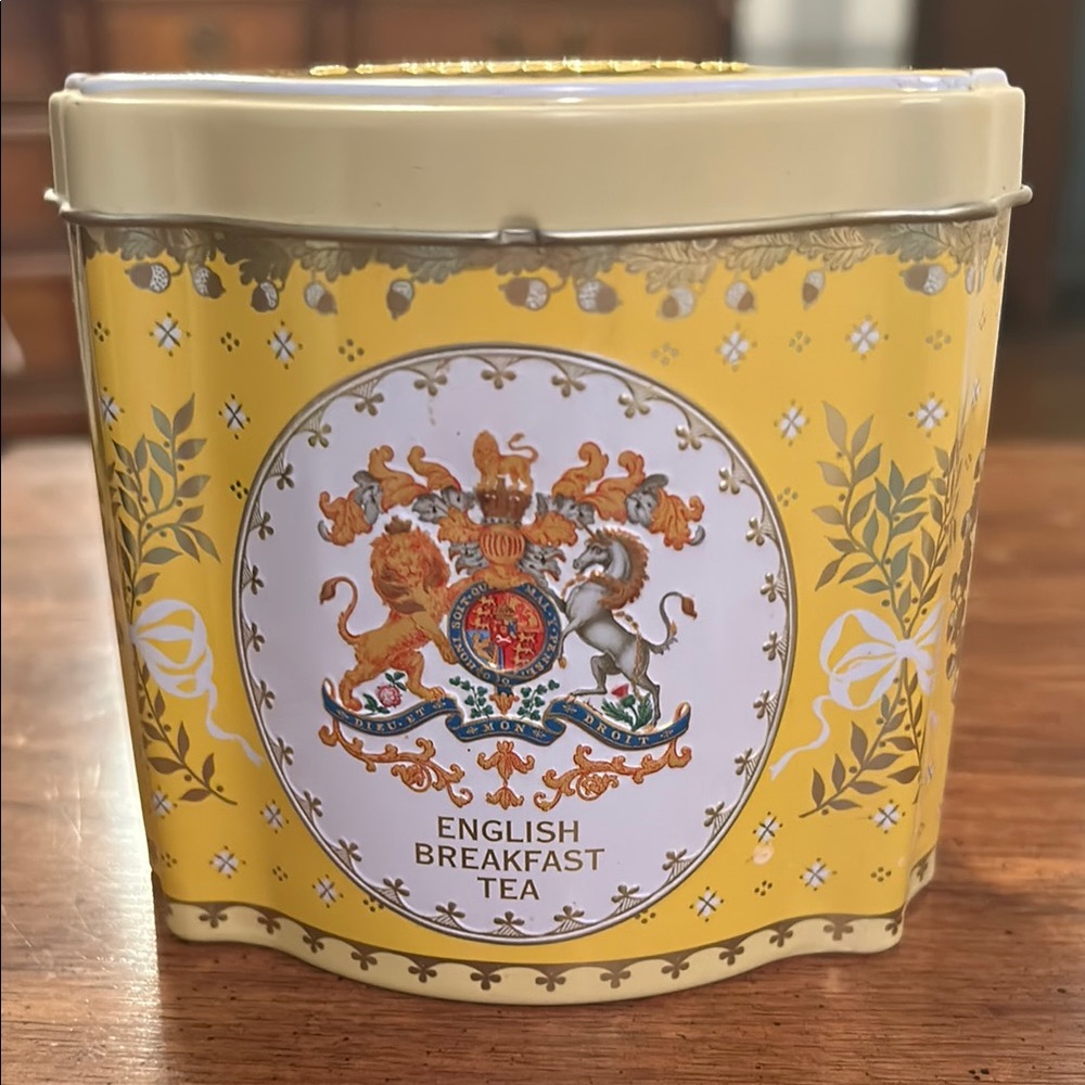 Buckingham Palace Yellow Tea Tin